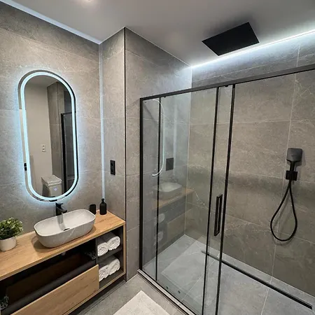 Apartment Lux 3 Bedroom *