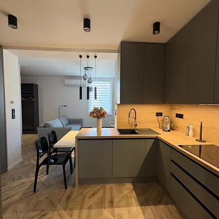 Lux 3 Bedroom Apartment *